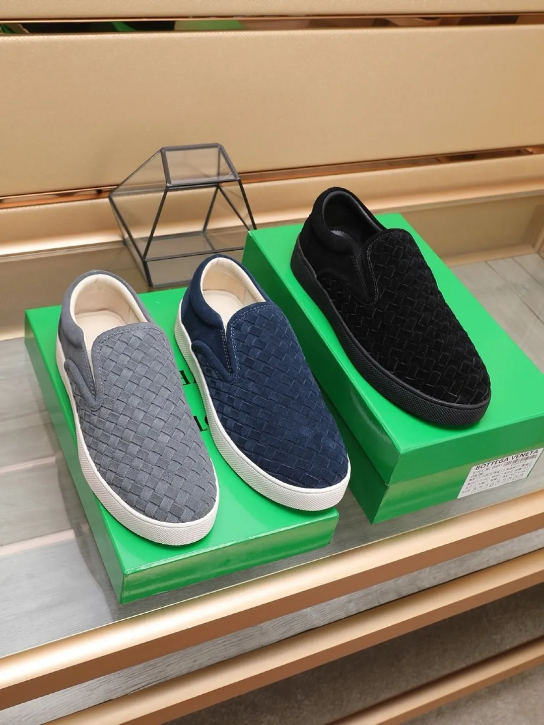 Men's men's shoes 💰Men's shoes 💰440💰🔥[BV] series of top purchasing agents 🔍Imported first-layer cowhide woven surface, cowhide foot pads lining environmentally friendly ♻️Does not fade, 💪Sole: Rubber combination original factory special original outsole ⚠Original and single goods 🔍🔍You can come in and out at will, welcome to compare ⚠Number of sizes: 38-44